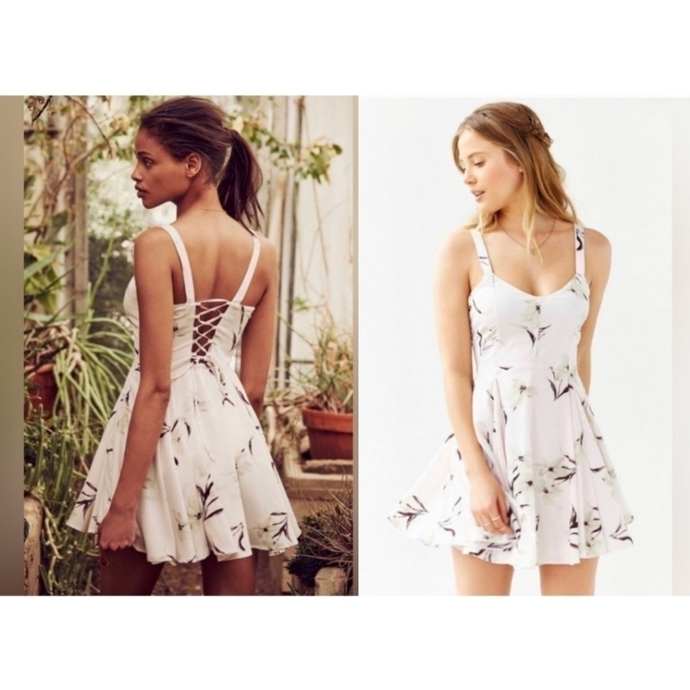 Urban Outfitters Margot Floral Mini Dress Large – Romantic Feminine Layering